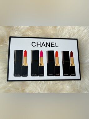Chanel BEAUTE Set of Four, 3.5g Travel Lipsticks. NEW in Magnetic Click Box